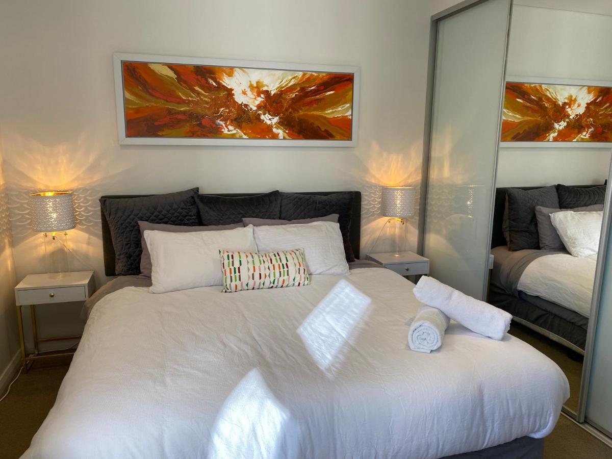 Governor Luxe 1 Bedroom Apartment In The Heart Of Barton Wifi Gym Wine Secure Parking Canberra Kingston Esterno foto