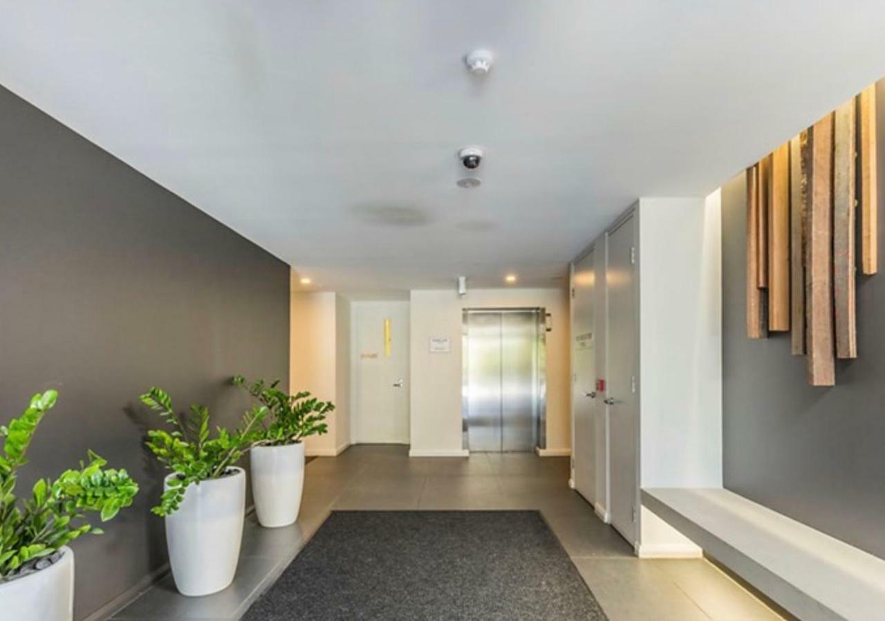 Governor Luxe 1 Bedroom Apartment In The Heart Of Barton Wifi Gym Wine Secure Parking Canberra Kingston Esterno foto